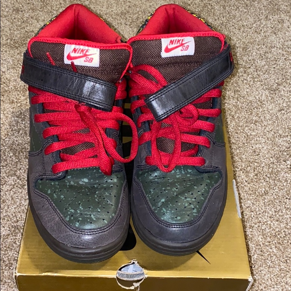 Nike SB Mid Moat